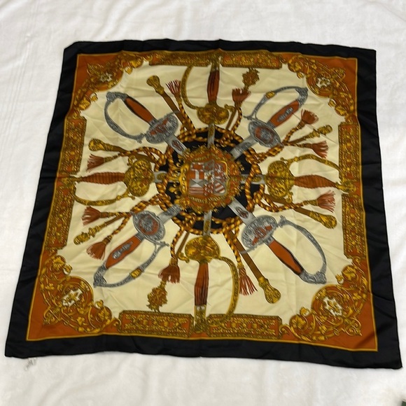 Vintage  Scarf Made in Italy - Picture 1 of 4